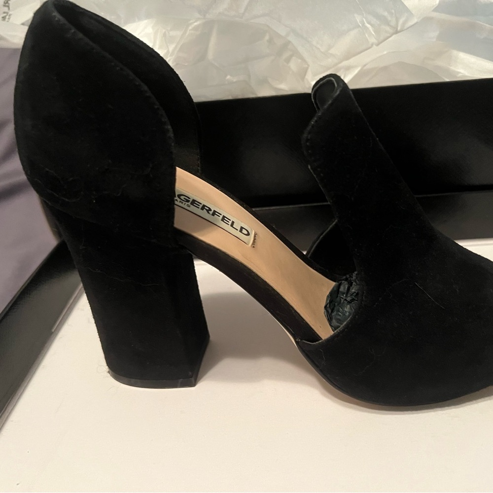 Karl Lagerfeld “Rian” Black Suede Heels. Size 7.5